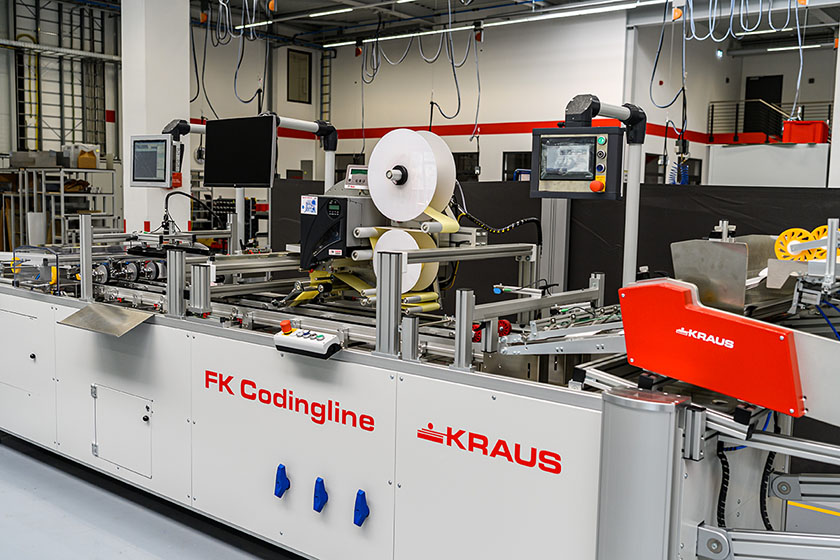 Fahrzeugfilter codieren – Kraus Maschinenbau nutzt Kennzeichnungstechnik von Bluhm Systeme in „FK Codingline“