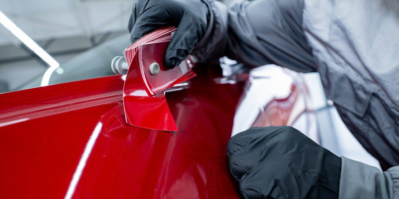 Internationaler Tag der Farbe: Wenn Automobilfarbe auf Performance, Schutz und Nachhaltigkeit trifft