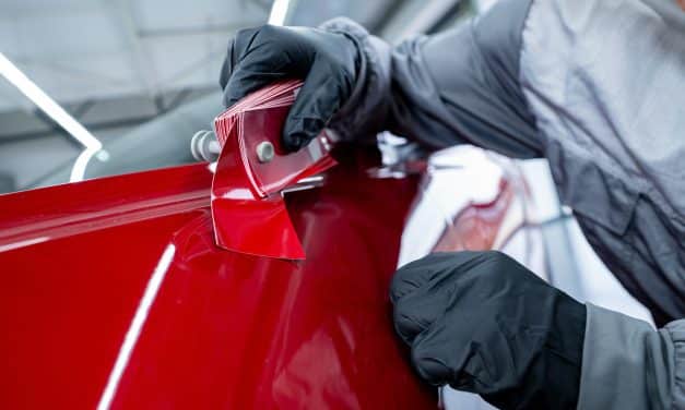 Internationaler Tag der Farbe: Wenn Automobilfarbe auf Performance, Schutz und Nachhaltigkeit trifft